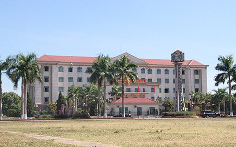 Hai chủ tịch huyện bị phê bình vì không đi họp