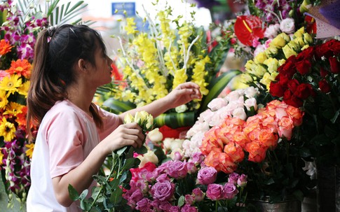 Hiện tượng "lạ" khiến nhiều người bất ngờ khi mua hoa tươi dịp 20/11 năm nay