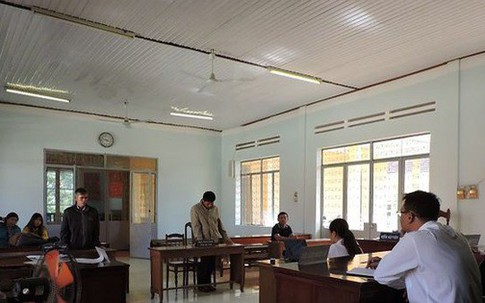 Bị đánh gãy sống mũi vì không chịu nhảy tại đám cưới