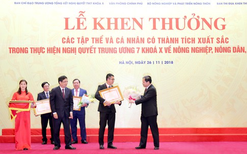 Tập đoàn TH nhận bằng khen về thành tích xuất sắc trong lĩnh vực Tam nông