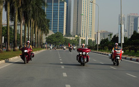 Ngắm dàn mô tô khủng hộ tống đoàn đua xe đạp tại Đại hội thể dục thể thao toàn quốc