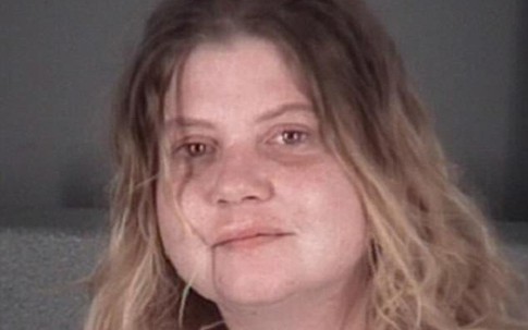 Người phụ nữ đánh bạn trai bầm dập trong Lễ Tạ ơn chỉ vì bị khước từ chuyện chăn gối