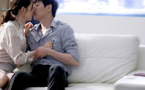 Trót yêu say đắm, tôi chết điếng khi vô tình phát hiện người yêu đã có chồng