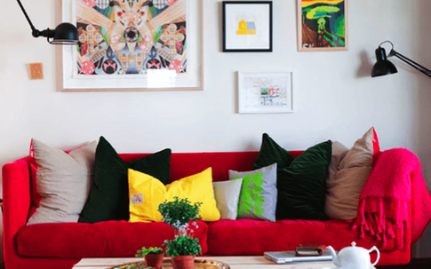 Đừng bỏ lỡ chiếc ghế sofa đỏ cho phòng khách để mang may mắn đến trong năm mới