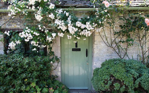 Chìm đắm trong thế giới cổ tích khi đến thăm ngôi nhà của những người yêu hoa