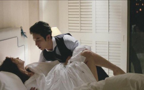 Định quay lại với chồng cũ, câu anh nói giữa lúc ái ân khiến tôi tê tái