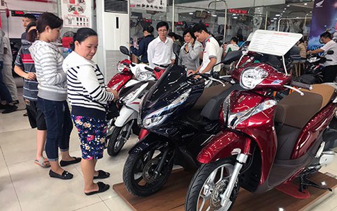 Xe ga Honda chênh giá, Yamaha bán chậm mùa cuối năm