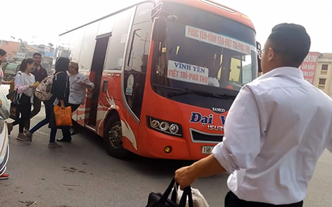 Hà Nội: Tái diễn tình trạng xe khách hoạt động bát nháo, tranh giành khách giữa đường