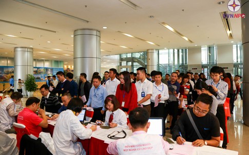 Hơn 3.300 cán bộ nhân viên EVNNPC tình nguyện hiến máu