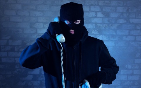 Mạo danh công an, gọi điện thoại lừa đảo hàng trăm triệu đồng