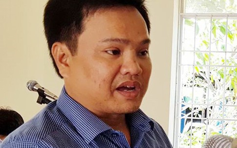 Cảnh sát vào bệnh viện áp giải nguyên phó chủ tịch xã đi thi hành án