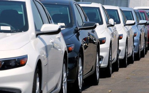 Bán ô tô: Đúng giá đói dài, chém khách ăn ngoài kiếm đậm