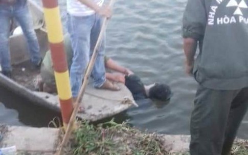 Hải Dương: Phát hiện nam thanh niên tử vong dưới sông