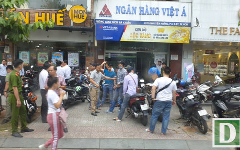 Trích xuất camera truy bắt nghi can cướp hơn 1 tỷ đồng trong ngân hàng ở Sài Gòn