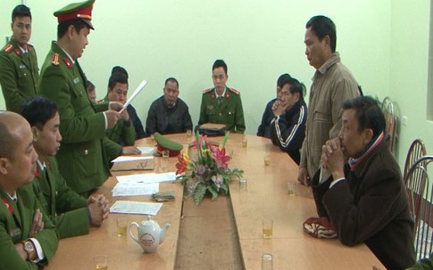Bắt 5 nguyên cán bộ xã bán đất lấy tiền chia nhau ở Nam Định