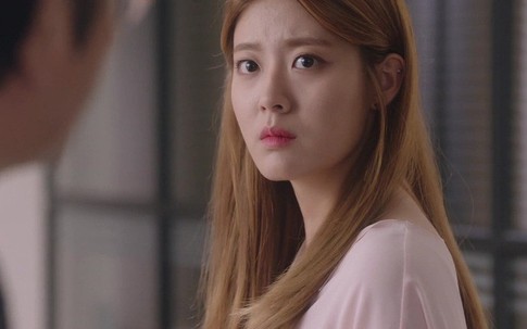 Chuỗi ngày ác mộng của người vợ sau khi phát hiện mùi nước hoa lạ trên áo chồng