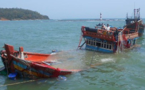 Tai nạn chìm tàu thương tâm: Mẹ và con gái 2 tuổi chết thảm trên biển