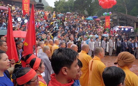 Bộ Tài chính yêu cầu xử lý nghiêm công chức Kho bạc Nhà nước đi lễ chùa trong giờ hành chính