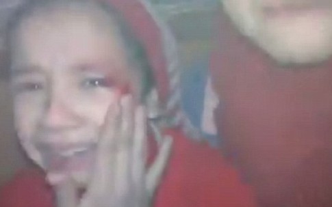 'Hãy giúp chúng cháu', lời kêu gọi đầy ám ảnh của 2 bé gái ở nơi tàn khốc nhất thế giới