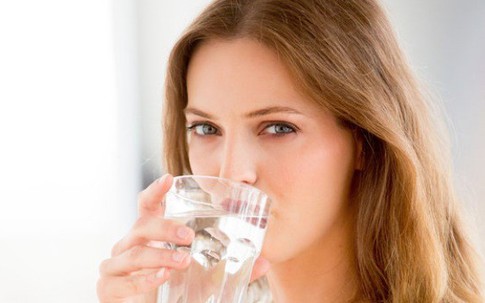 Còn lười uống nước và nhịn tiểu, bạn nên "xác định" với bệnh gây đau đớn khủng khiếp này