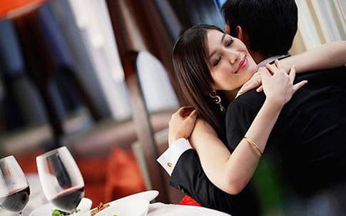 Gái làm thuê chủ động "thả thính", chồng tôi lập tức "sảy chân"