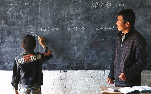 Trường chỉ có duy nhất một học sinh, ai đọc xong cũng rơi nước mắt về nghĩa cử cao đẹp của người thầy