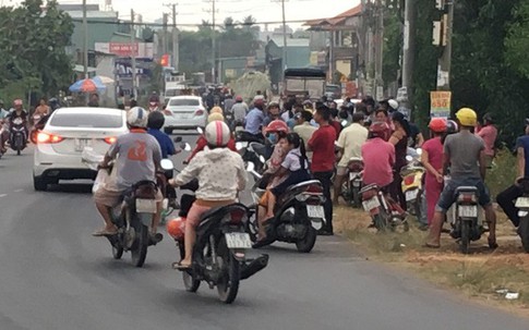 Cô gái phát hiện thi thể hàng xóm bốc mùi trong căn nhà khoá bên ngoài
