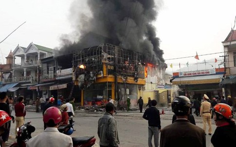 Nghệ An: Cửa hàng kinh doanh điện tử bị lửa thiêu rụi
