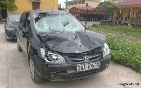 Xe ô tô của chủ tịch xã đâm học sinh tử vong rồi bỏ trốn