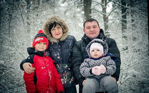 Bé trai nhảy lầu thoát khỏi đám cháy ở Nga bị thương nặng