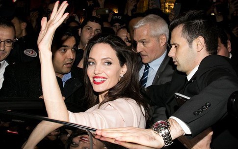Nghi vấn Angelina Jolie có bạn trai mới