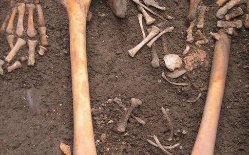 Bí mật kinh dị đằng sau phát hiện bộ xương 'sinh con' ở Italy