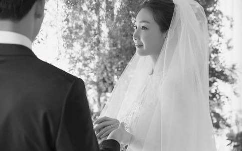 Ảnh cưới đẹp như phim của 'người đẹp khóc' Choi Ji Woo