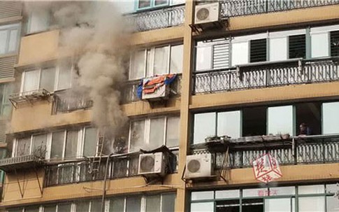 Thiệt mạng sau ba lần xông vào đám cháy để cứu ba người trong một gia đình