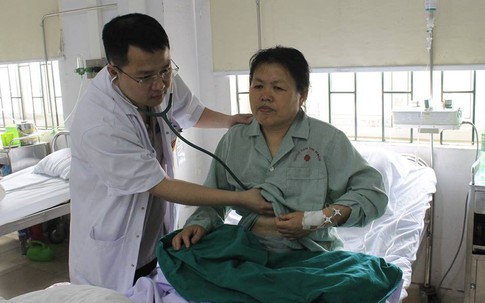 Ngoạn mục pha cứu một người nước ngoài bị nhồi máu cơ tim trong ngày du lịch đầu tiên ở Việt Nam