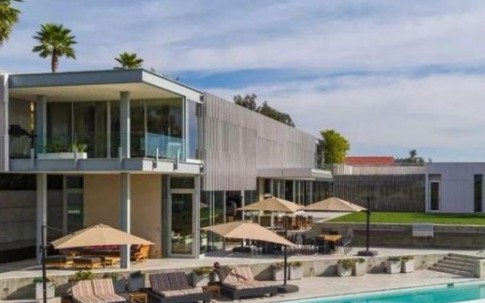 Ngôi nhà tuyệt đẹp hơn 800m2 gây ấn tượng với lớp cửa sổ dạng xếp tầng