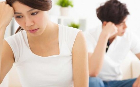 Ngần ngừ đưa đơn xin ly hôn cho vợ, ai ngờ cô ấy ném thẳng vào mặt tôi tờ giấy này