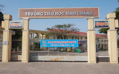 Hiệu trưởng xuống làm giáo viên sau vụ cô giáo bị phụ huynh ép quỳ