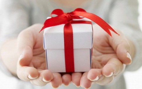 Một phụ nữ ở Sài Gòn sập bẫy 'quà từ thiện' triệu đô