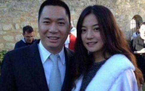 Gian lận chứng khoán, vợ chồng Triệu Vy chính thức nhận án phạt gần 1,2 tỷ đồng và cấm tham gia thị trường 5 năm