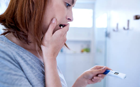 "Sau bao năm hiếm muộn, giờ tôi có thai nhưng không phải với chồng"