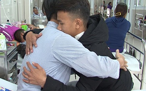 Nam sinh đâm thầy giáo xin lỗi sau hơn 10 ngày bỏ trốn