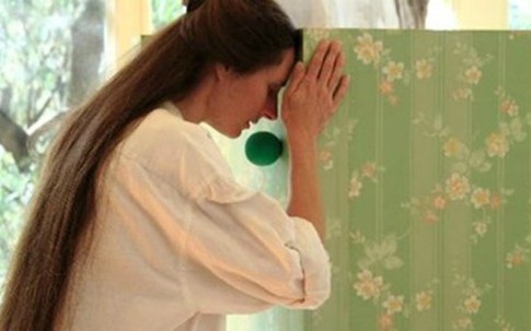 Tha thứ nhiều lần mà chồng vẫn ngoại tình