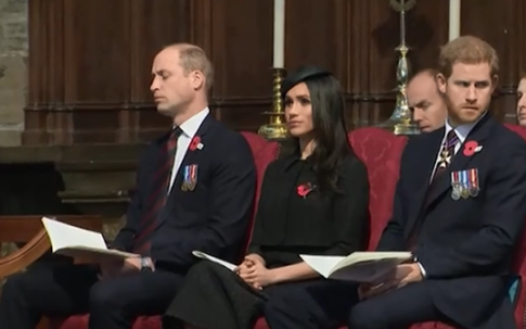 Hoàng tử William ngủ gật khi dự sự kiện hai ngày sau khi con trai chào đời