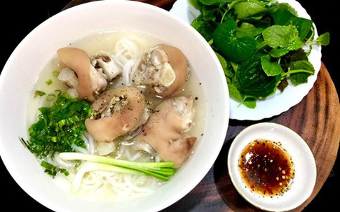 Bánh canh giò heo thơm ngon khó cưỡng cho ngày nghỉ lễ