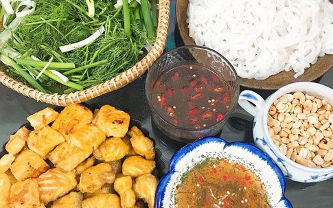 Chả cá Hà Nội thơm lừng chồng gật gù khen ngon, con ăn thun thút