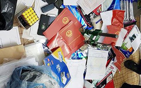 Lần theo dấu vết ổ nhóm sản xuất bằng Tiến sĩ giả giá 3 triệu đồng