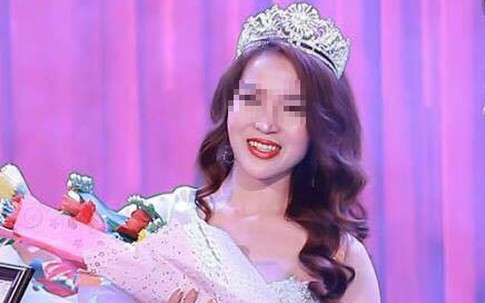 Bất ngờ hoãn tòa xử hoa khôi, diễn viên làm "tú bà" đường dây bán dâm nghìn đô