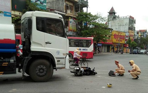 Tai tạn giao thông thương tâm: Vợ tử vong, chồng nguy kịch