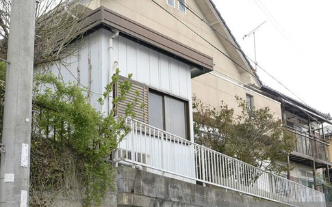 Ông lão Nhật bị bắt vì nhốt con trong lồng suốt 26 năm